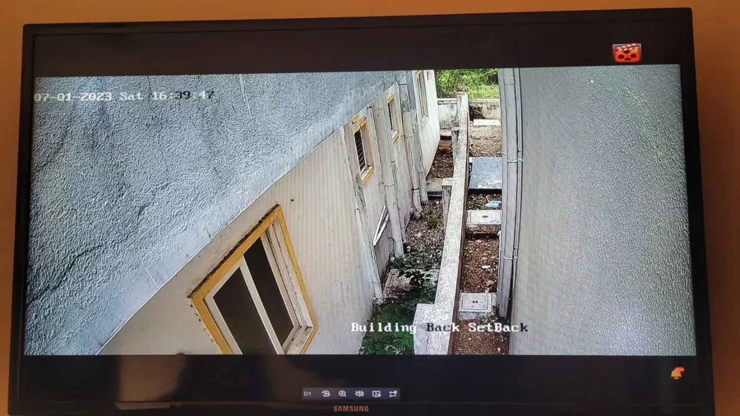 Hikvision 2MP IP Camera installed in our Client's House.

For Enquiry:🌐:www.eyetechsecurities.
